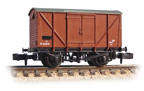 12 Ton Ply Ventilated Box Van BR Bauxite B772139