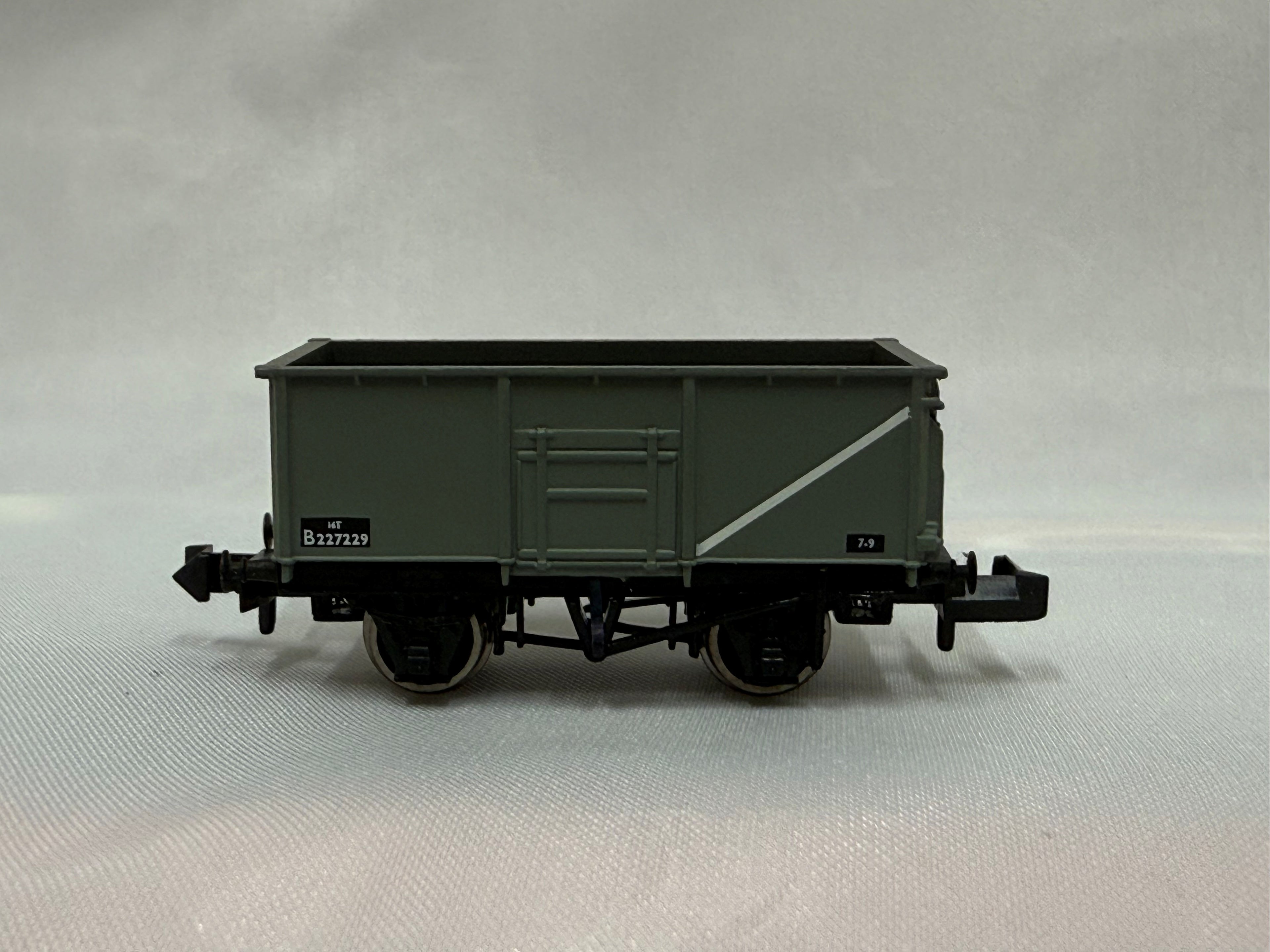 377-250B - 16 Ton Steel Mineral Wagon BR Grey