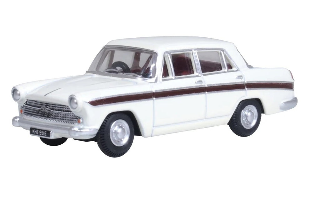 Austin Cambridge Snowberry White/Embassy Maroon