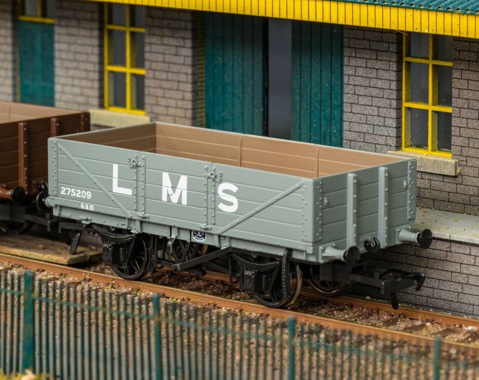 LNWR D84 4-Plank Open - No.275209 LMS Grey (pre-1936)