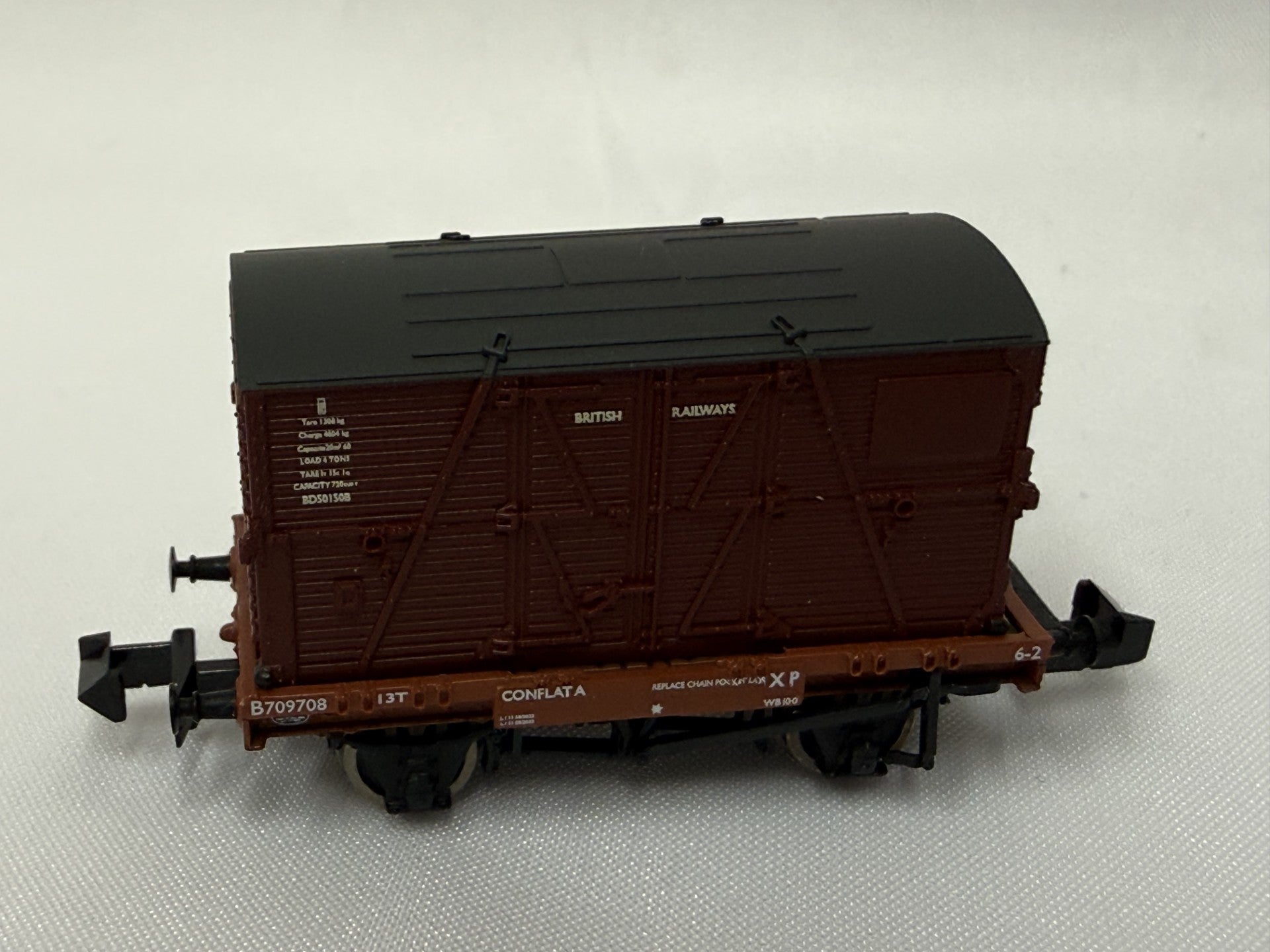 377-328 - Conflat With BD Container BR Crimson