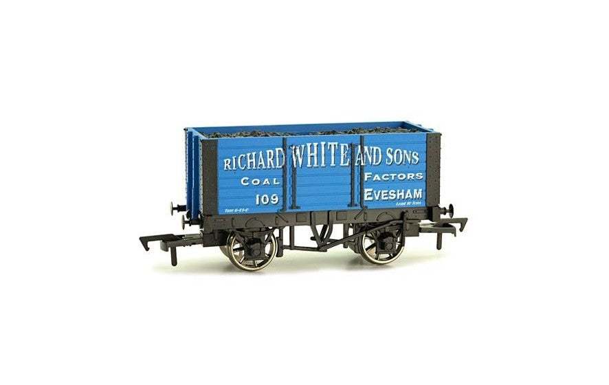 4F-072-007 - 7 Plank Wagon 9ft Wheelbase Richard White