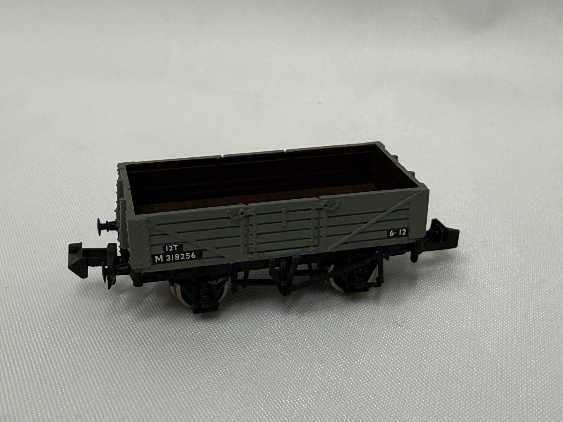 377-054 - 5 Plank Wooden Floor Wagon BR Grey