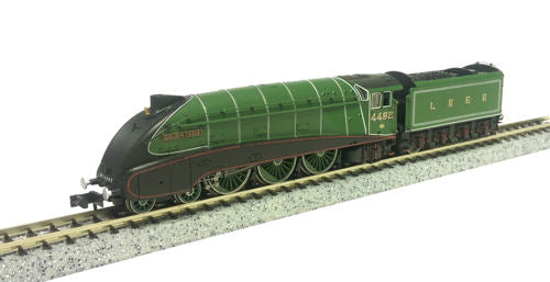 A4 4482 Golden Eagle LNER Green