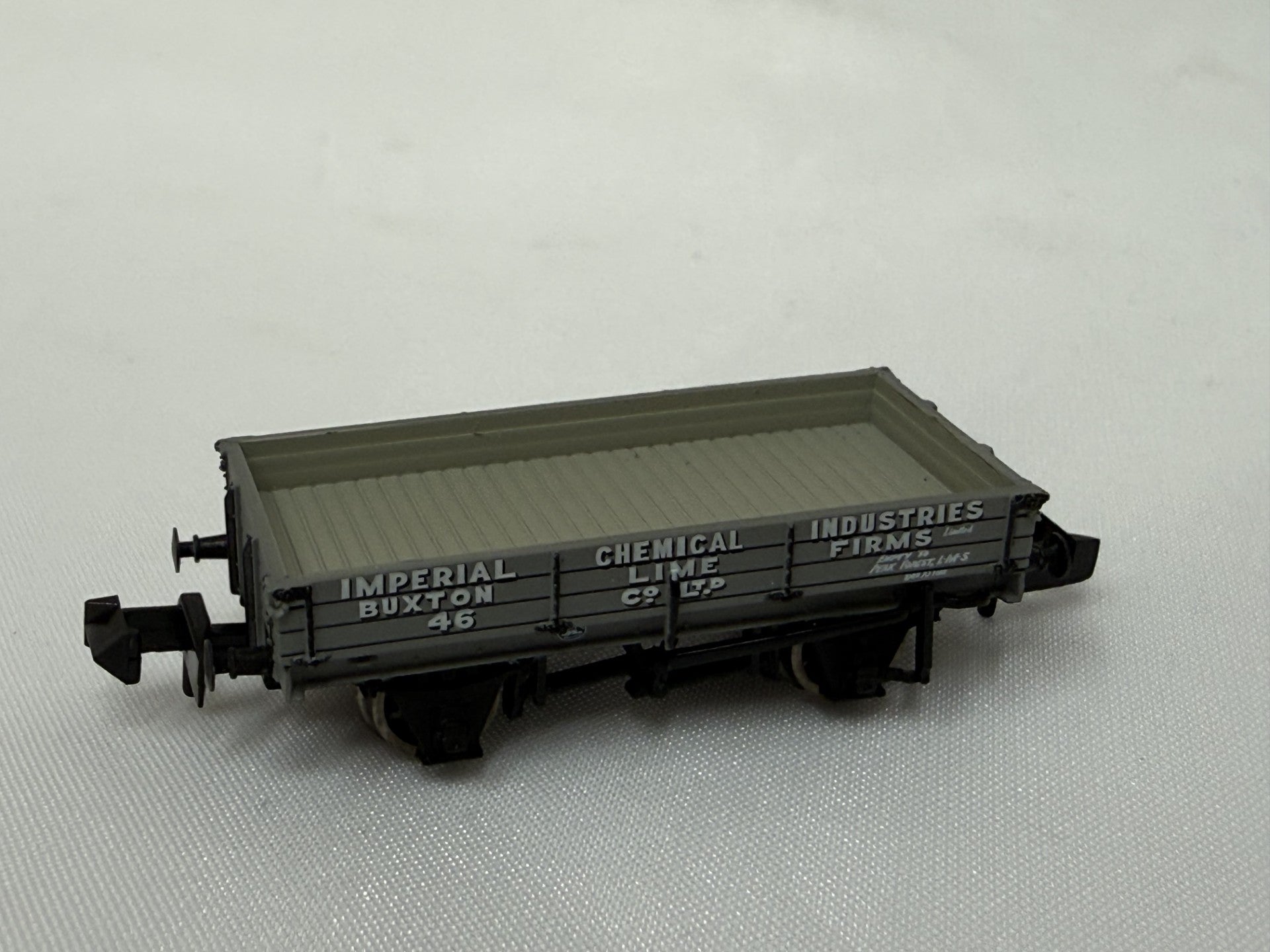 377-500A - 3 Plank Open ICI Buxton Lime