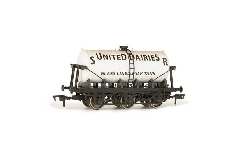 4F-031-001 - 6 Wheel Milk Tank SR United Dairy