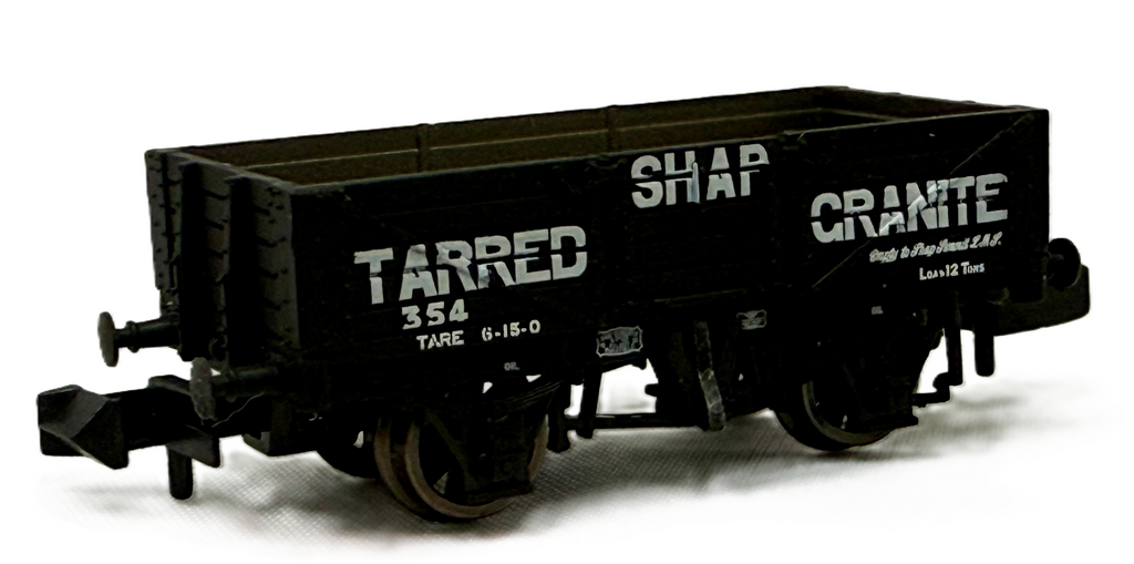 377-029 - 5 Plank Steel Floor Wagon 'Shap Tarred Granite'