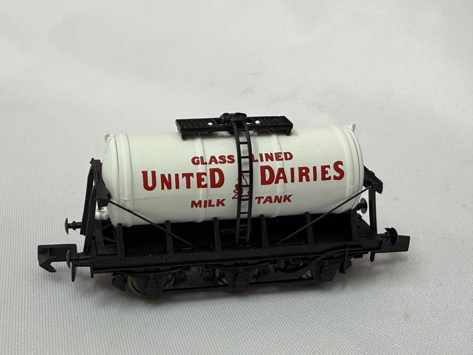 6 Wheel Milk Tanker United Dairies