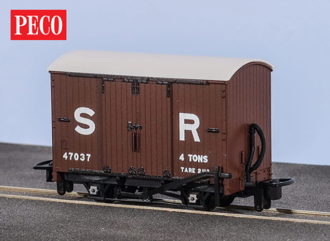 4 Wheel L&B Box Van, SR Brown Livery No.47037