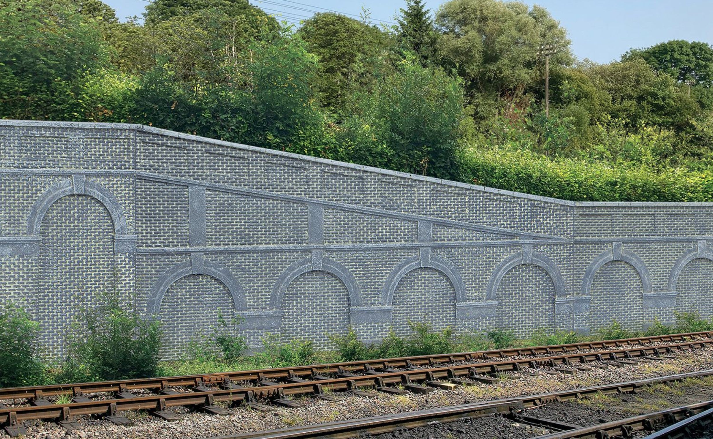 Mid Stepped Arched Retaining Walls x2 (Blue Brick)
