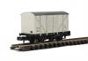 Graham Farish - 373-725B - 10T Insulated Van BR White